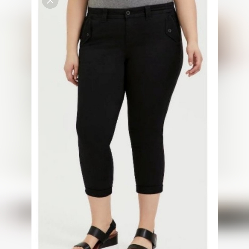 Torrid 18 Black military cropped pant